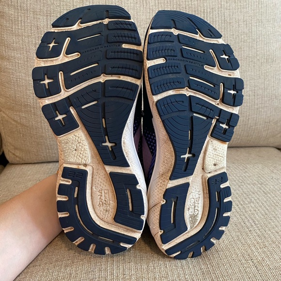 Brooks Adrenaline GTS 22 purple yellow running shoes size women's 8 spring hike - Picture 5 of 9